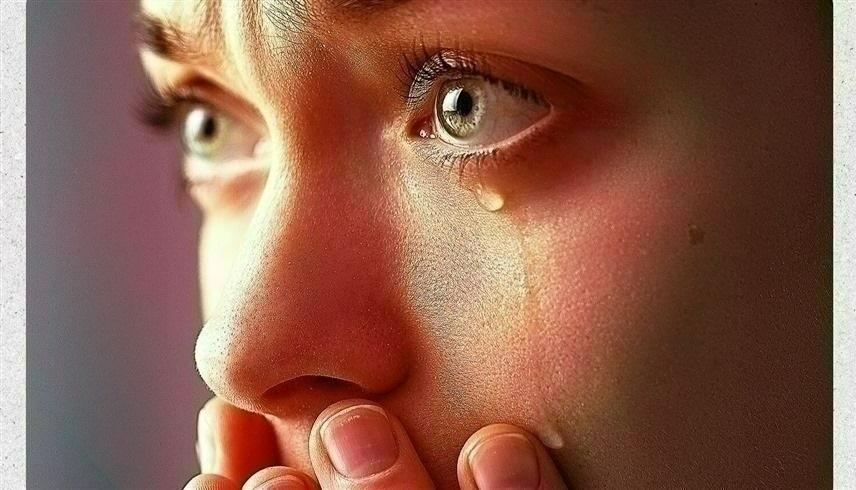 دموع المرأة تحمل مادة تخفف من عدوانية الرجل