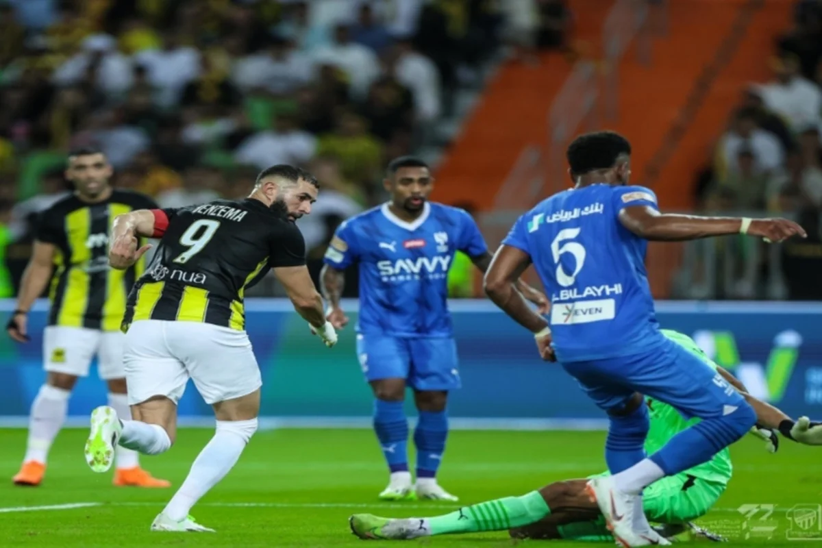 بنزيما في كلاسيكو الاتحاد والهلال