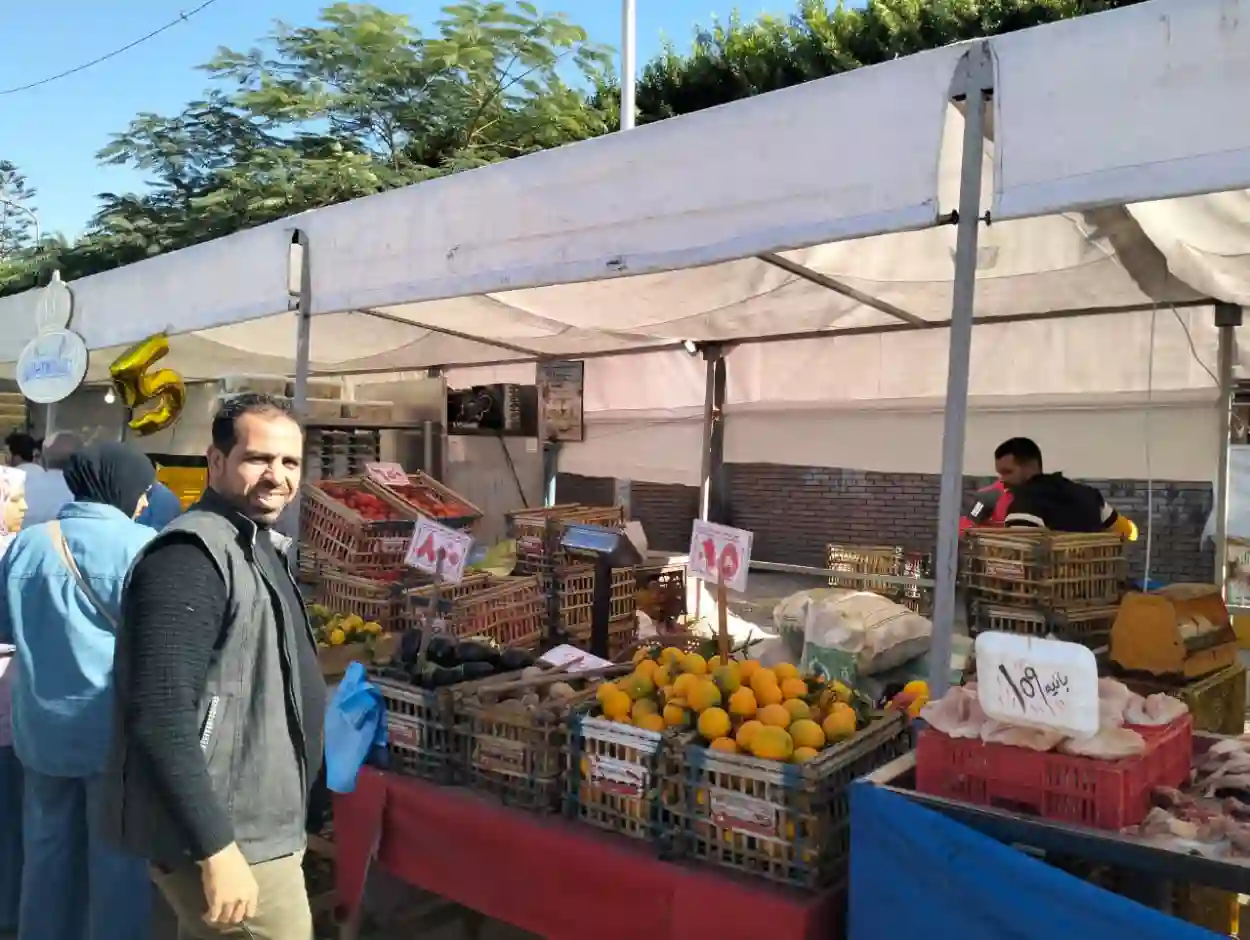 سوق اليوم الواحد في حي العجمي بالإسكندرية يفتح آفاقًا جديدة لدعم المرأة المعيلة