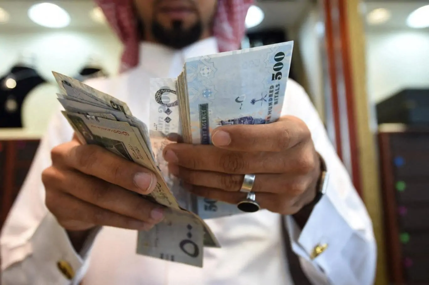 صرف معاشات سبتمبر لأكثر من 12 مليار ريال بمنظومة رقمية متكاملة