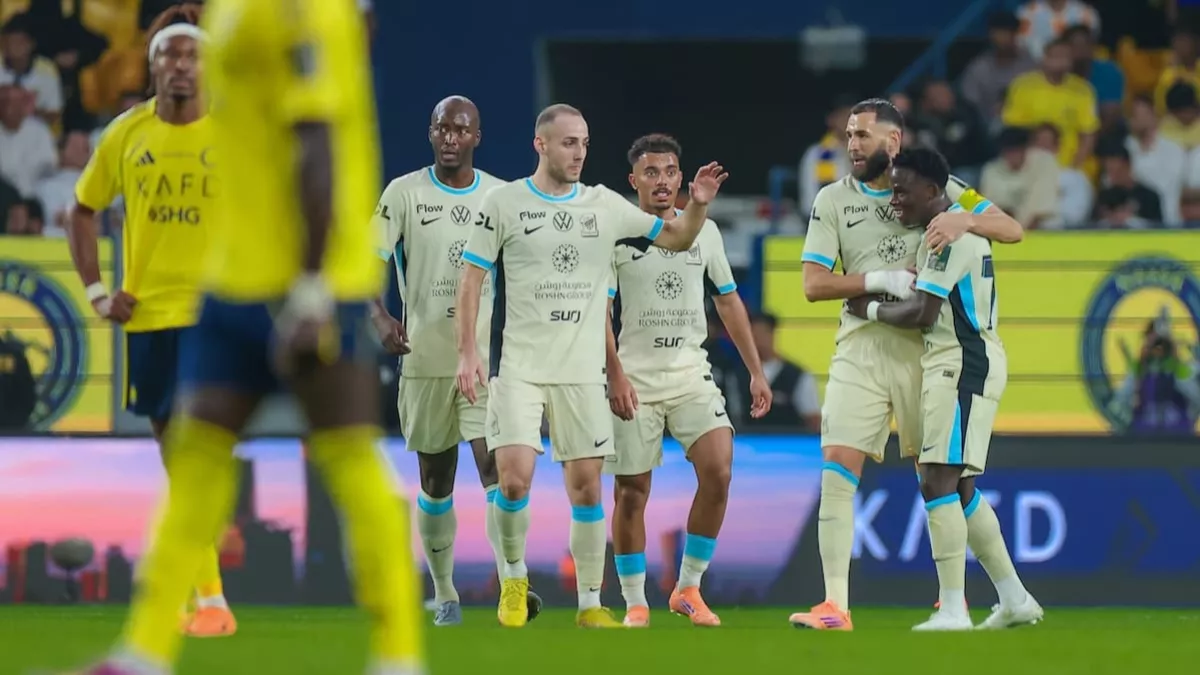  الاتحاد يجدد عقد ثنائي الفريق