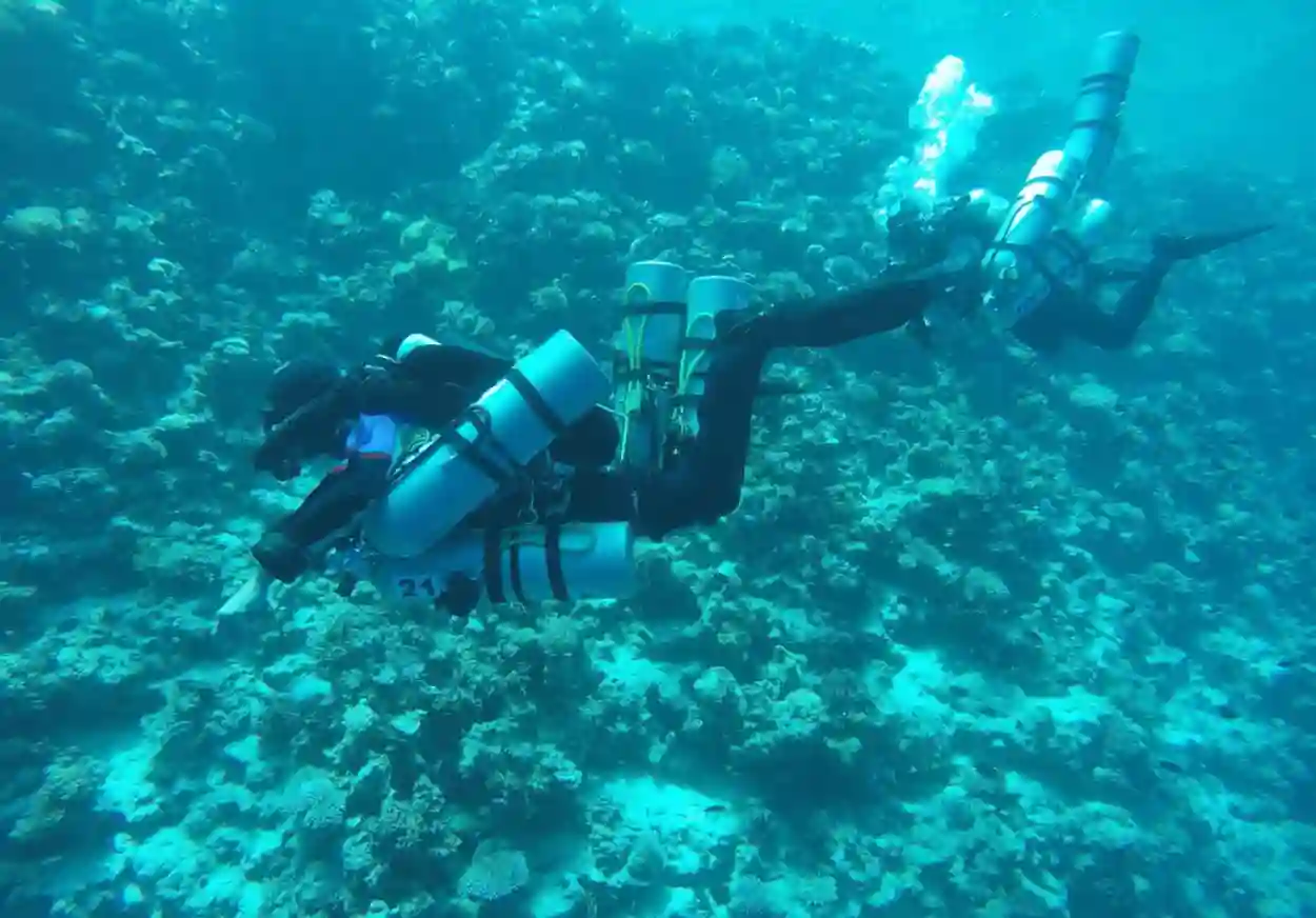 دهب تحت الميّه