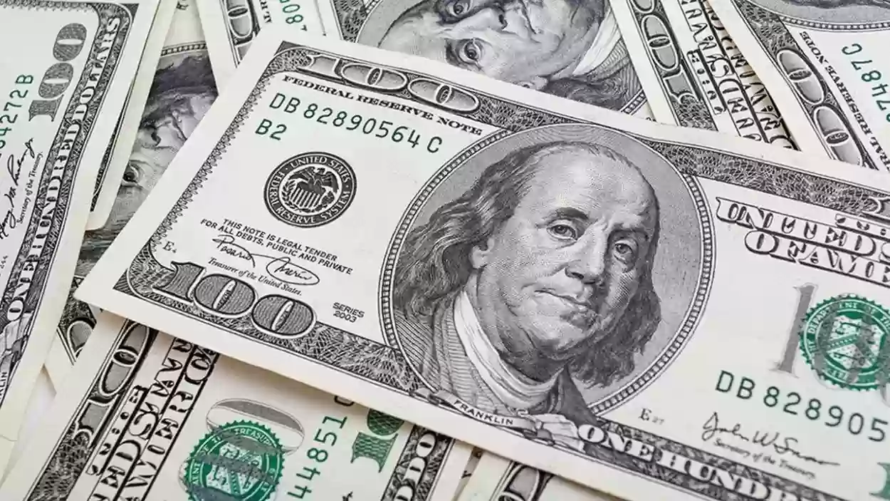 الحرب مستمرة بين السوق السوداء والبنوك على سعر الدولار