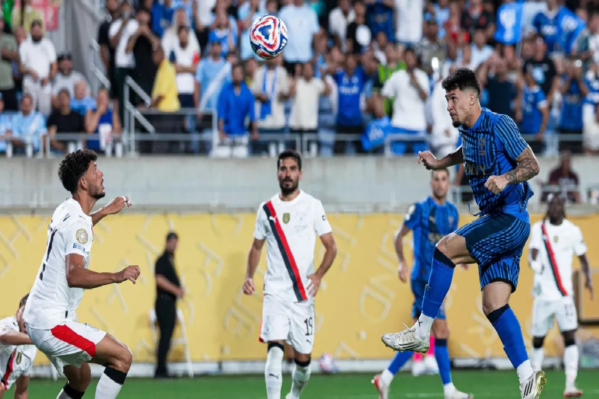 اللاعب الفرنسي ريان شرقي.