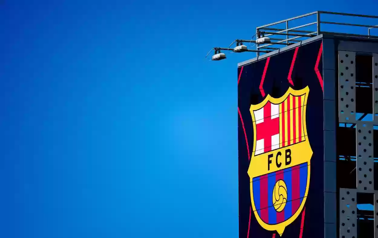إفلاس نادي برشلونة يقرب هداف الدوري الإنجليزي من الهلال السعودي