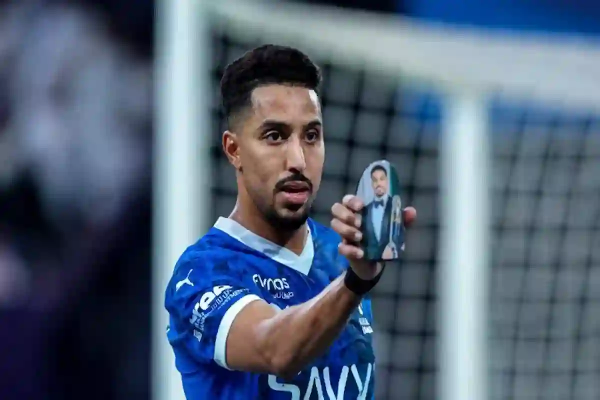 الدوسري يضع الهلال بين شقيّ الرحى 