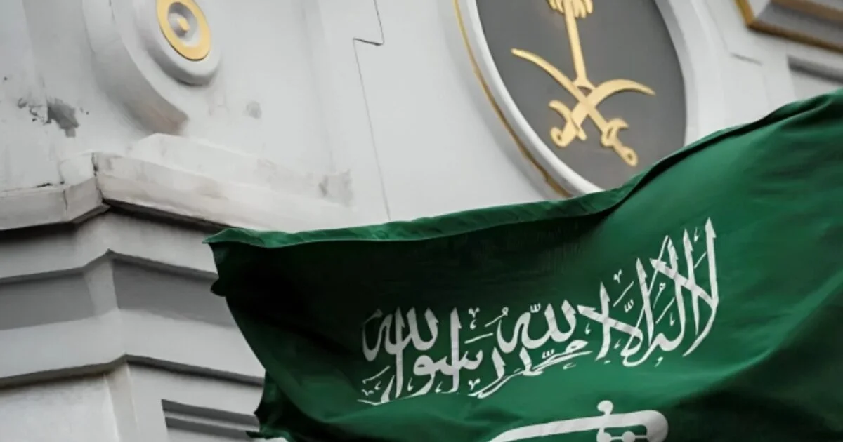 السعودية تفتح 13 مهنة للوافدين لتسريع مشاريع رؤية