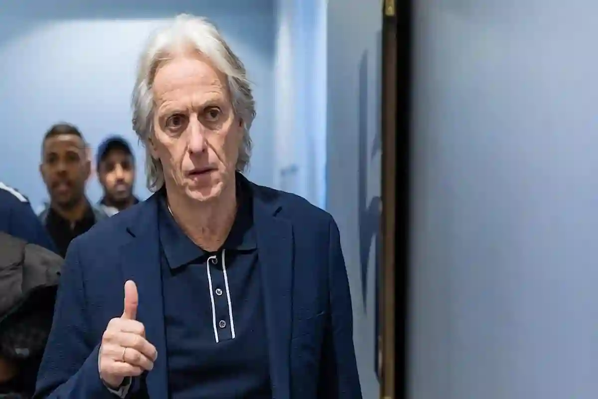  تمسك إدارة الهلال بمدربه 