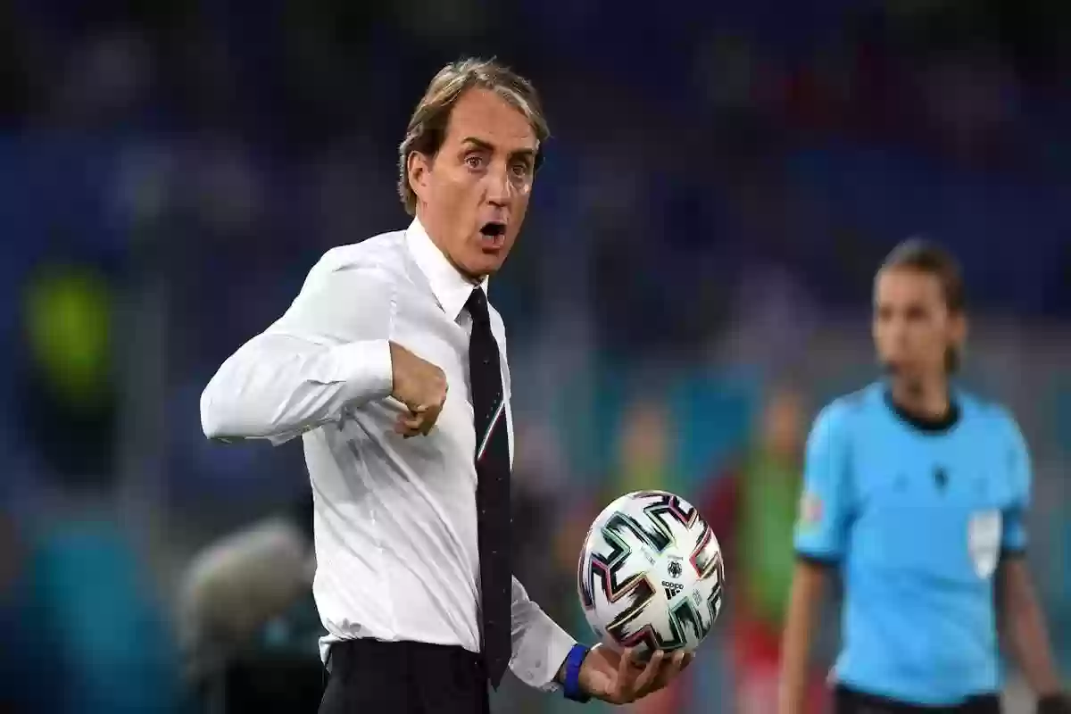 استياء وغضب واضح على مانشيني بسبب مشاركة ثنائي سعودي