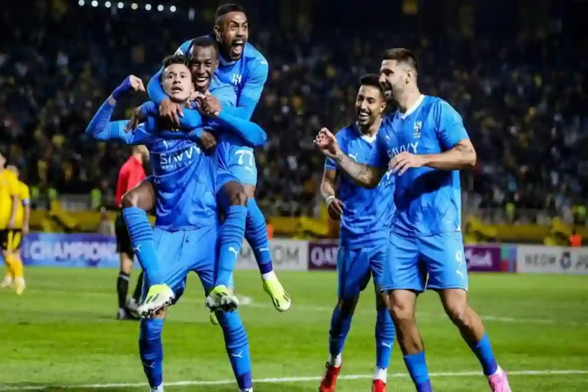 الهلال خارج القائمة!! 