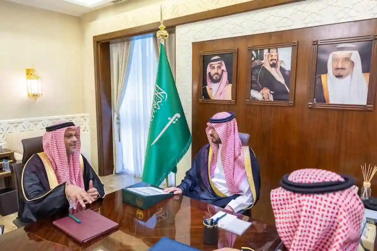 نائب أمير الشرقية يطلع على أبرز مشاريع مجموعة روشن في المنطقة الشرقية