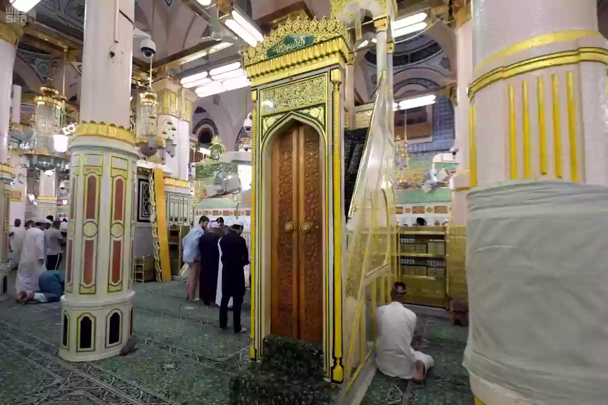 فنان إماراتي شهير يعتذر للسعوديين عن فيديو منعه من دخول الروضة الشريفة