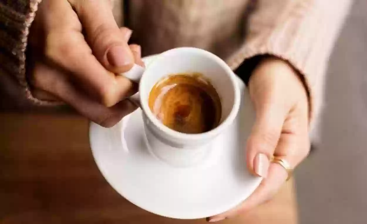 القهوة غير مضرة ويمكن لمرضى القلب تناولها حتى 15 فنجالًا