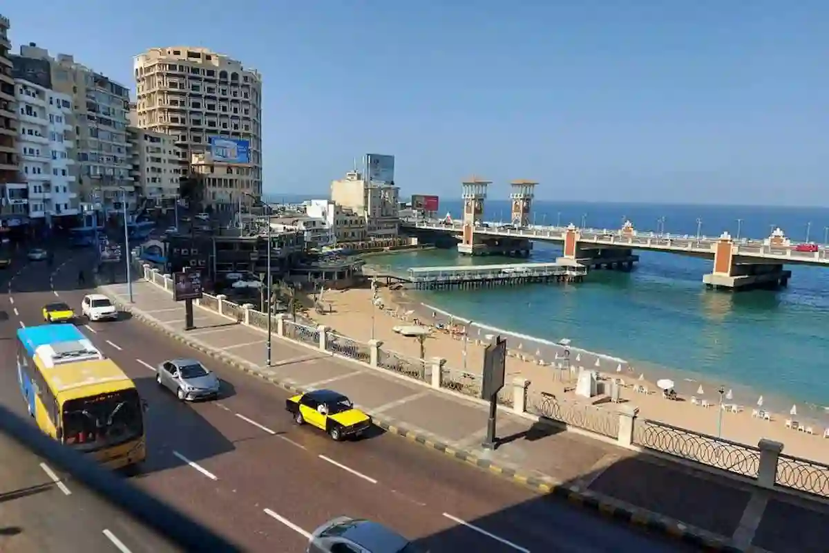 غلق جزئي بكورنيش الإسكندرية 12 يومًا لاستكمال أعمال التوسعة والرصف