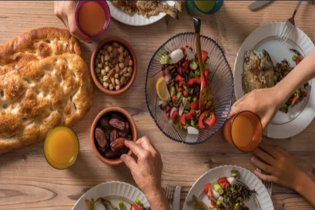 مائده إفطار في رمضان