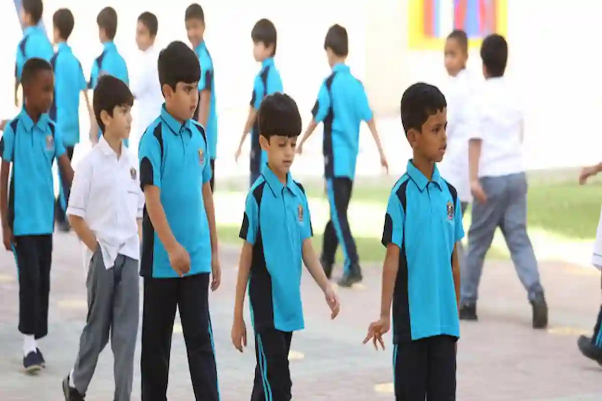 ارتفاع أسعار الزي المدرسي في مدارس خاصة يرهق أولياء الأمور في الإمارات