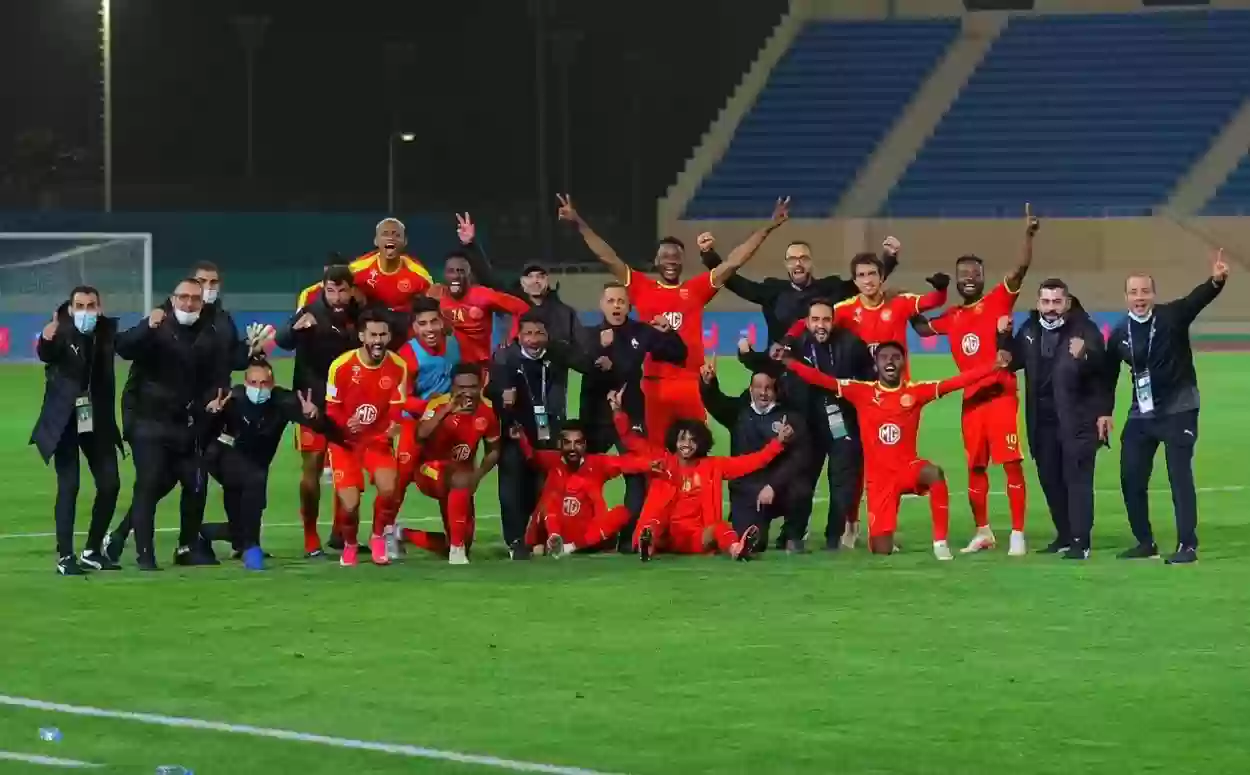 القادسية يظفر بنجم دوري روشن السعودي في اللحظات الأخيرة