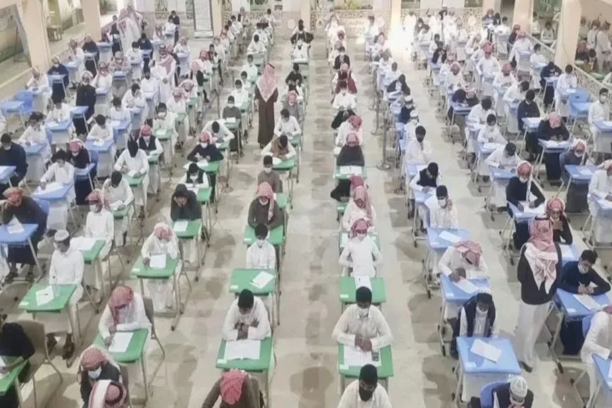 طلاب مدارس أهلية