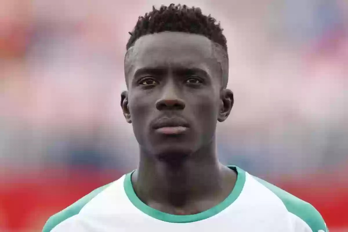 مفاجأة...لاعب وسط إيفرتون الإنجليزي