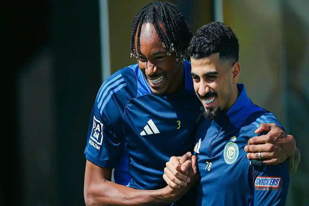 العنزي يصدم جمهور النصر بقيمة صفقة التجديد مع لاجامي