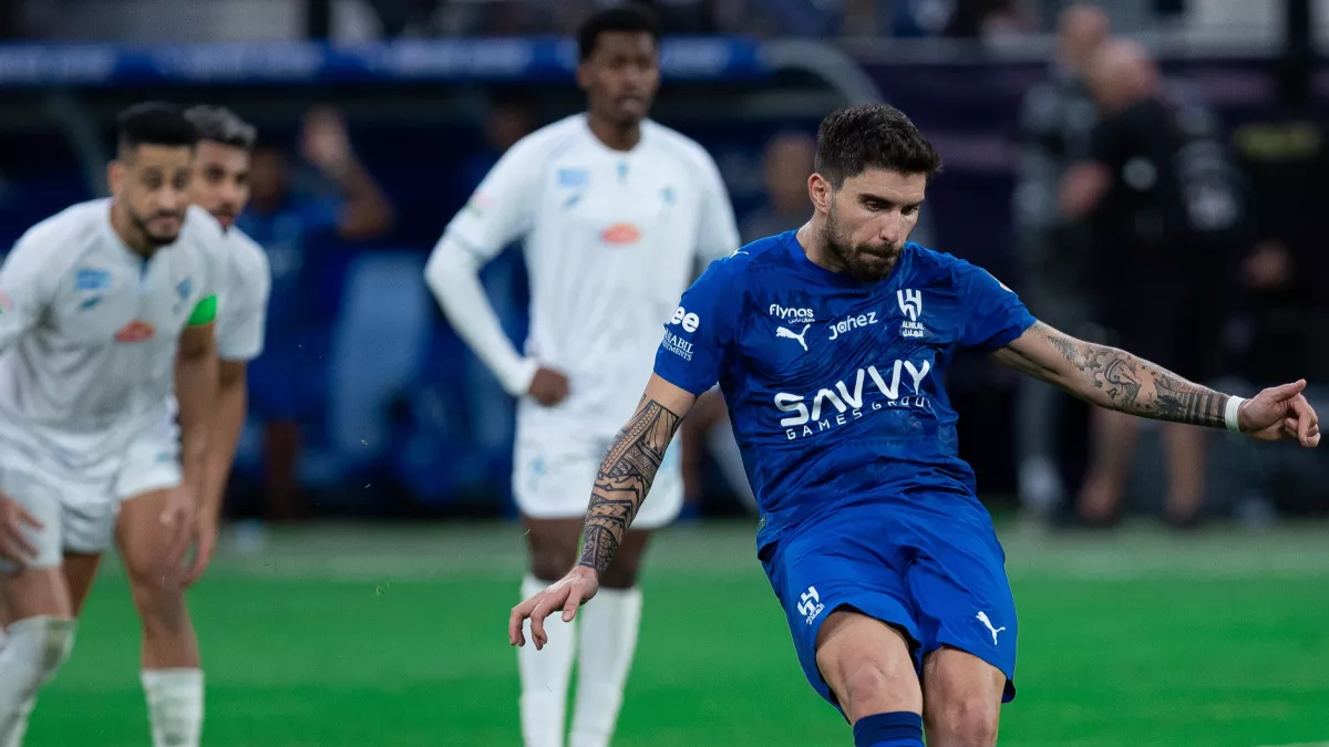  حكم الهلال والفتح