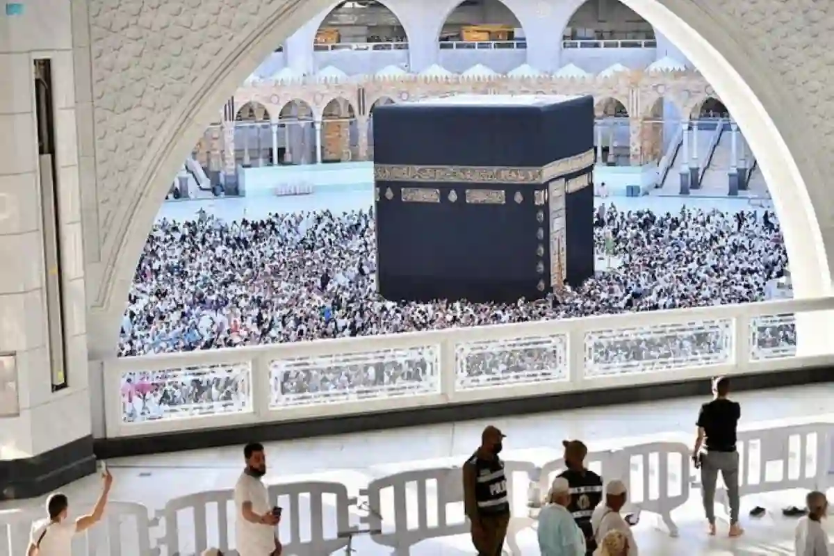 الحج والعمرة تشدد على ضرورة أخذ تطعيم 