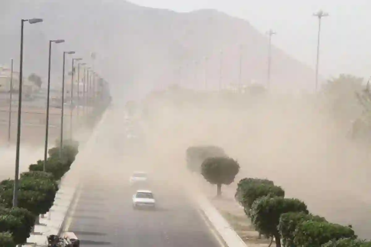 الأرصاد تحذر من السيول وزخات البرد والرياح على 7 مناطق.. منها مكة!!