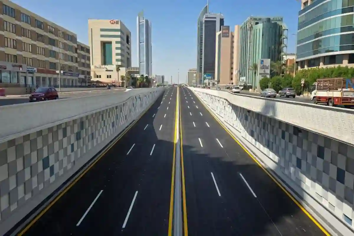 افتتاح نفق الملك فهد بالخبر بعد استكمال أعمال الصيانة لتعزيز الحركة المرورية