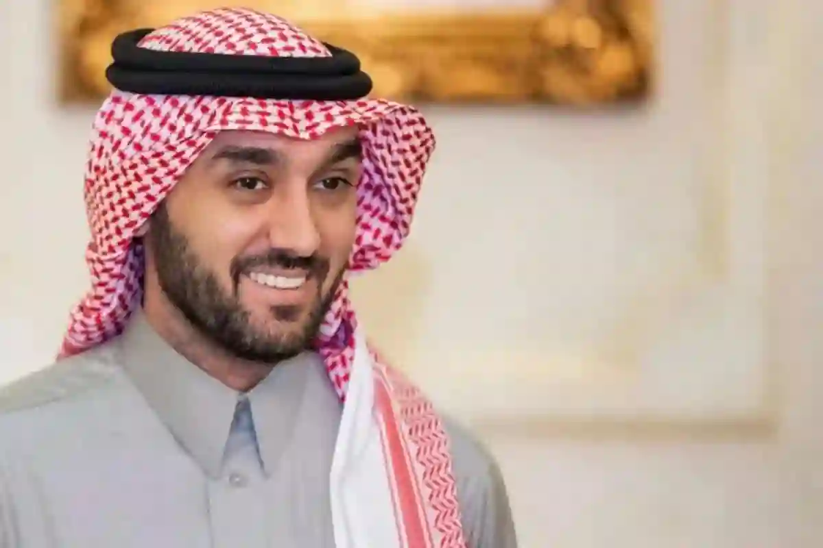 وزير الرياضة يتدخل لمعالجة التنظيمية في بطولة السوبر السعودي لضمان استقرار المسابقات وحماية حقوق الأطراف
