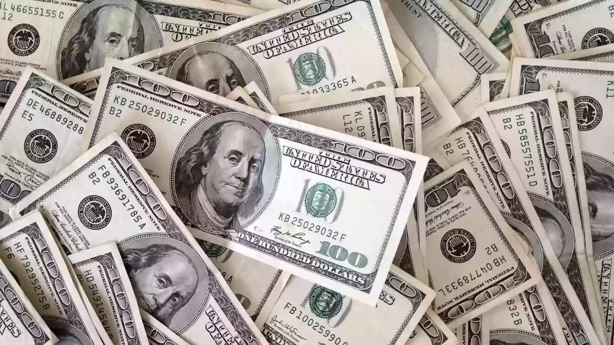 كيف يبدو سعر الدولار في السوق السوداء في مصر