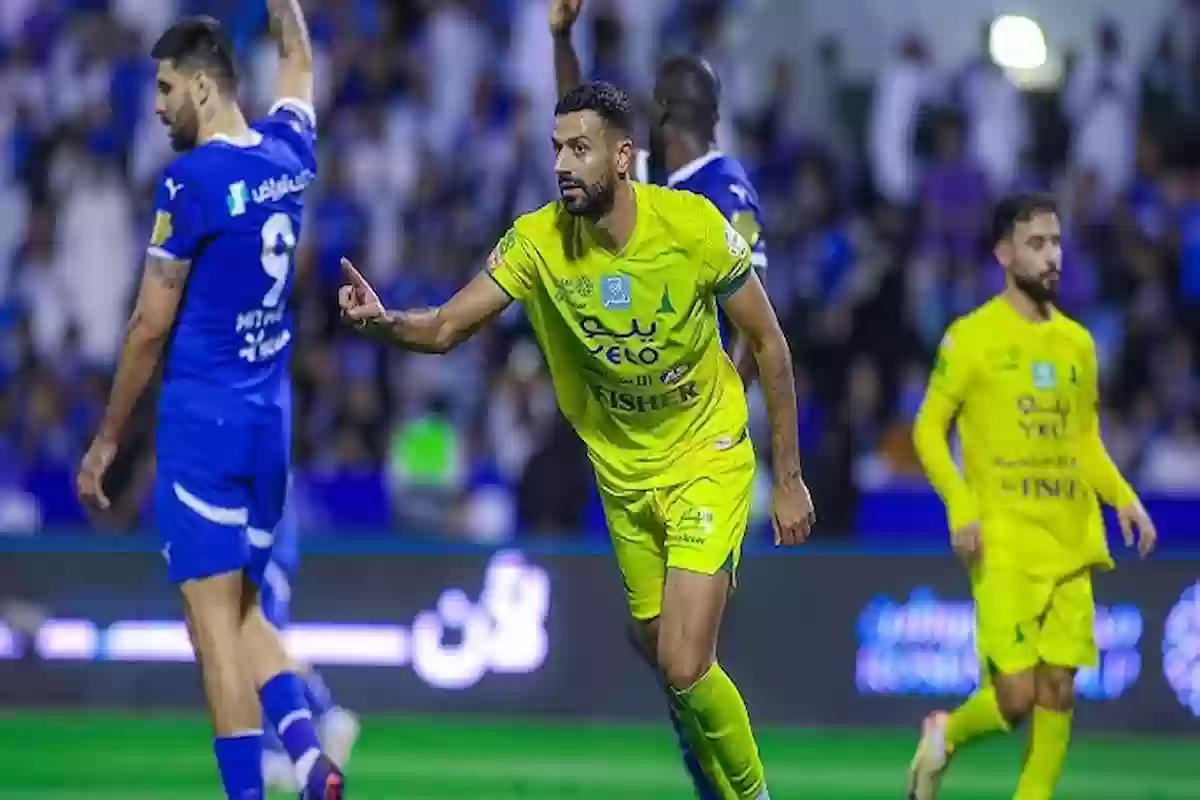 الجاسر يفتح النار على لاعبي الهلال السعودي بعد خسارة الخليج
