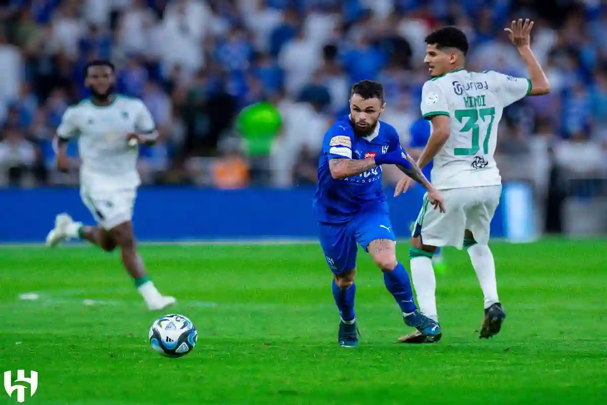 نبرة تحدي من مدافع الاهلي السعودي بعد ضرب موعد آسيوي ناري مع الهلال