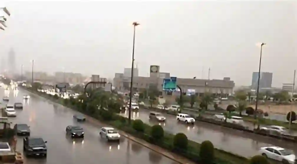 أمطار وأتربة تضرب الجنوب