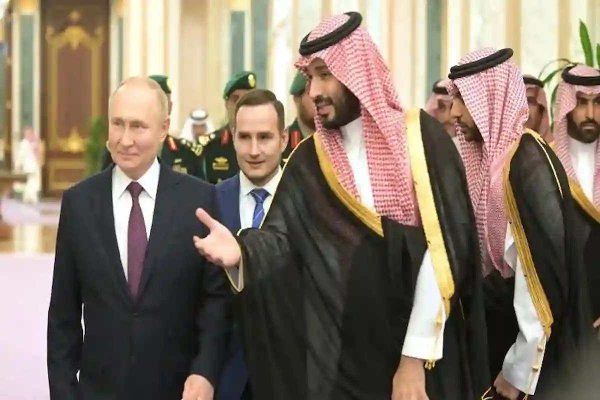 ولي العهد السعودي يتلقى رسالة من الرئيس الروسي لتعزيز العلاقات الثنائية