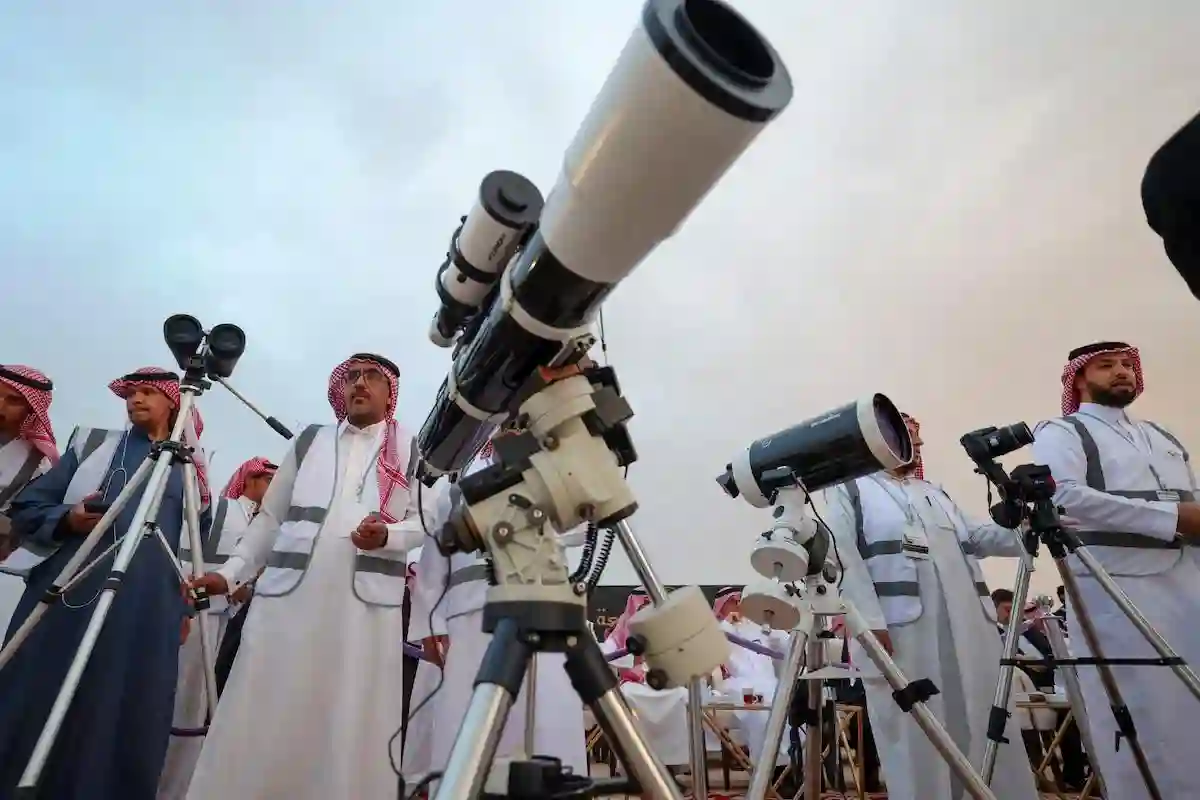 بين الفلك والشرع تحري هلال شوال لإعلان أول أيام عيد الفطر لسنة 1446