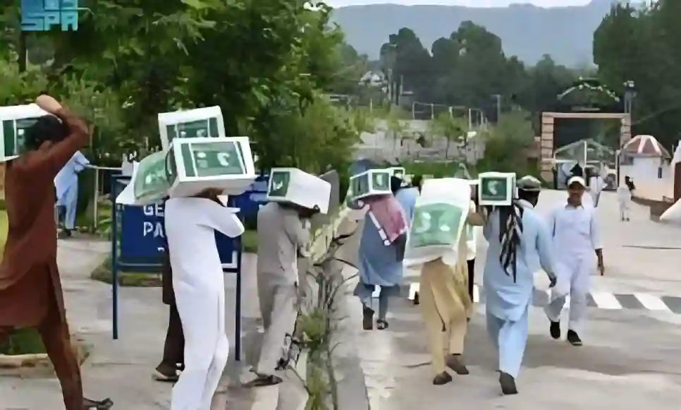 السعودية تغيث باكستان غذائيًا