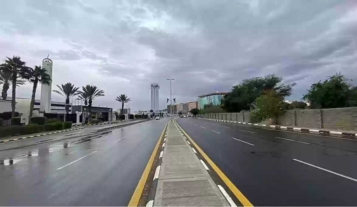 هذه الجامعة تحول الدراسة المسائية عن بُعد بسبب طقس السعودية اليوم